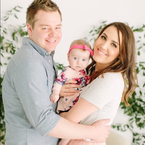 Meet your Posher, Madison - Picture 4 of 4